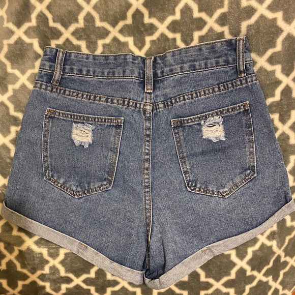$12 women’s SHEIN denim shorts! - Picture 3 of 5